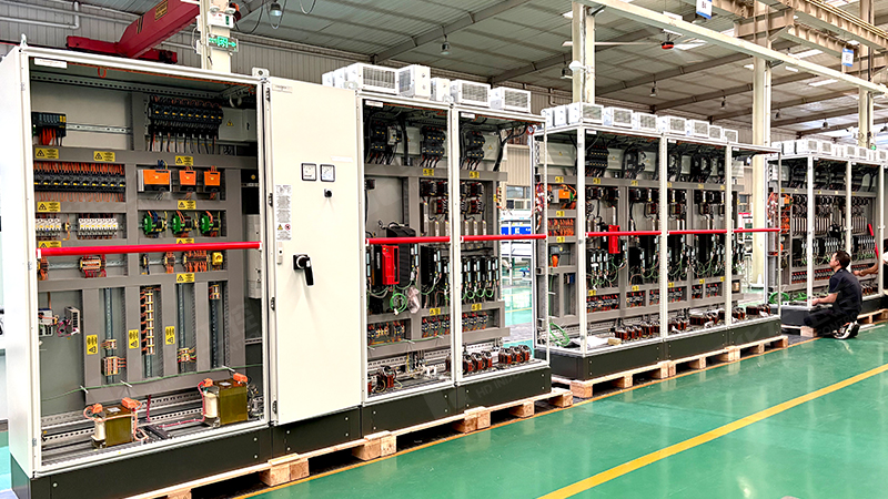 華東工控：以PLC控制柜為核心，鑄就高效可靠的自動化控制系統