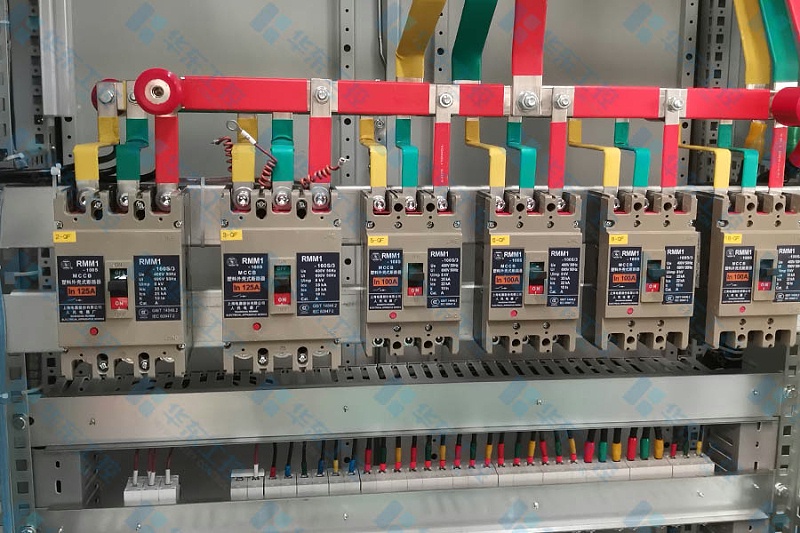 華東工控-軟啟柜控制柜內細節
