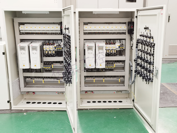 排污控制柜內部