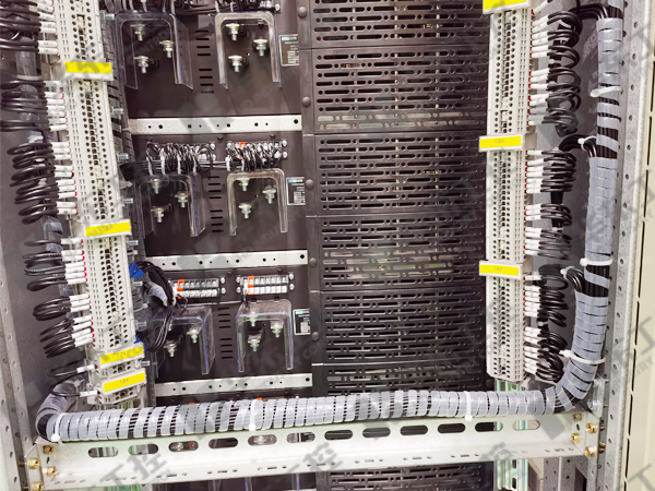 MNS低壓抽屜式開關(guān)柜細節(jié)